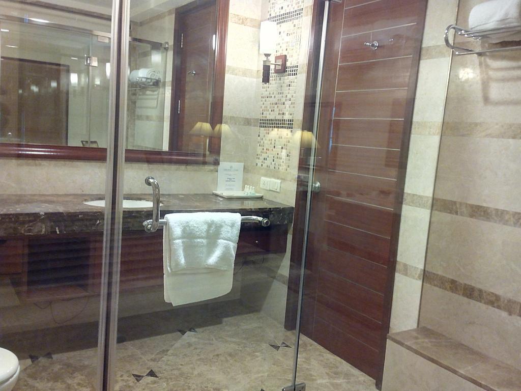 The Ocean Pearl Retreat Hotel New Delhi Værelse billede